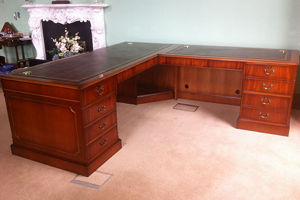 reproduction_office_furniture_desk_classica